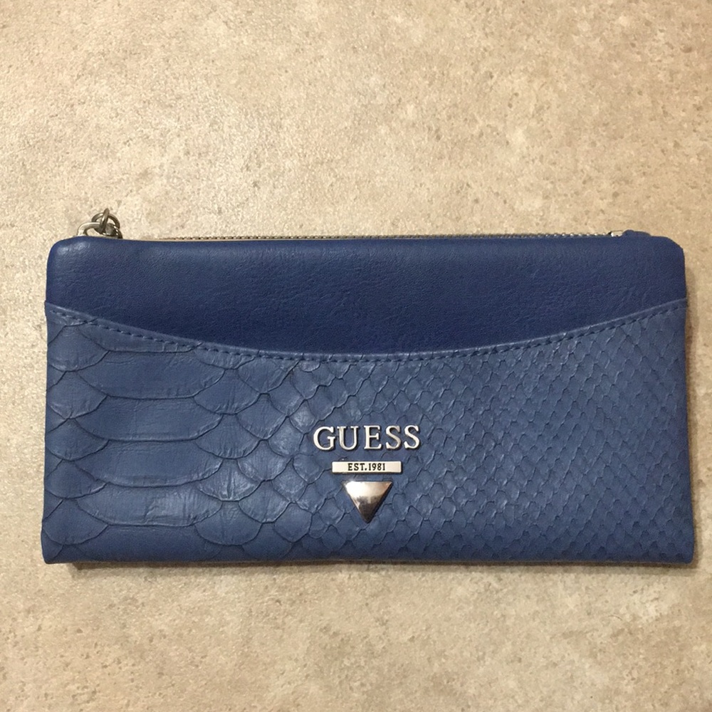EUC - Like New Guess Wallet